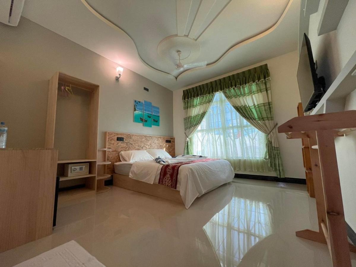 Ocean Waves Inn Gaafaru Экстерьер фото